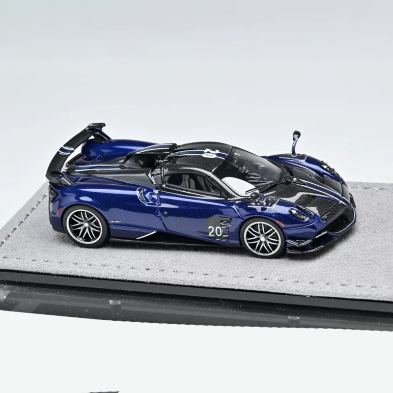 DMH 1:64 Pagani Huayra Roadster Resin Model