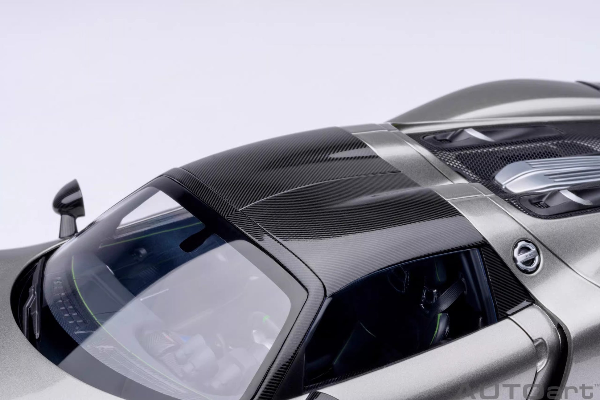 AUTOart Porsche 918 Spyder (2013) – 1:18 Scale Model Germany (Silver, Plug-in Hybrid Supercar Edition)（77922））