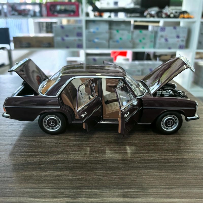 Norev Mercedes-Benz 200 (1968) 1:18 Diecast Model Car