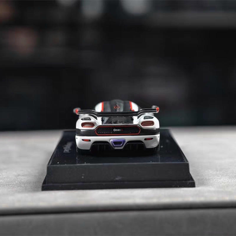 AUTOart 1:64 Koenigsegg One:1 Resin Model