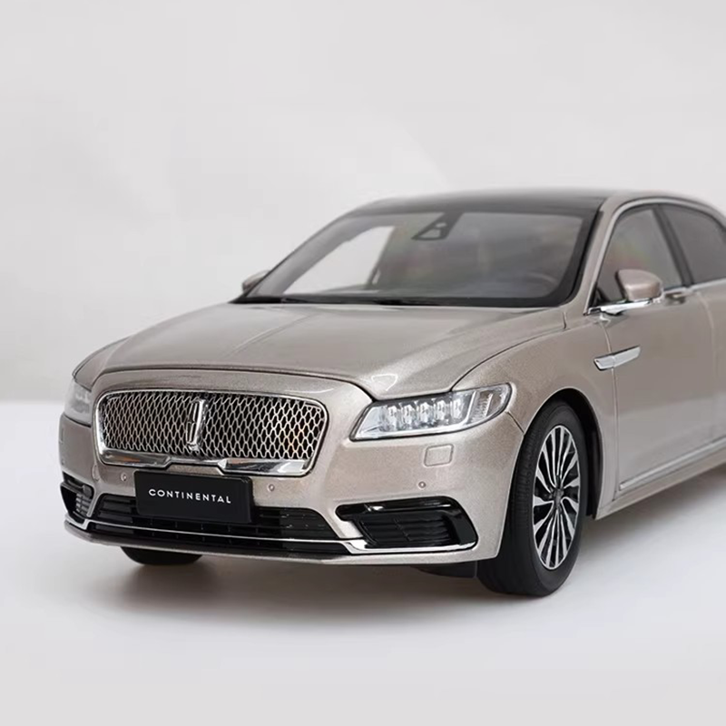 Original Manufacturer 1:18 Lincoln Continental Diecast Model