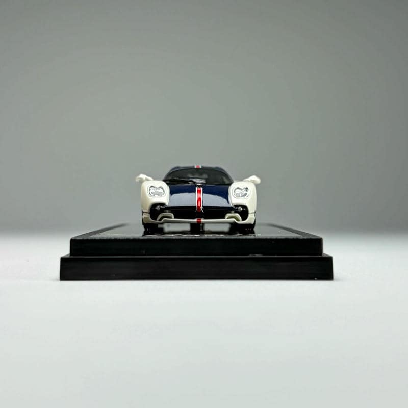 LCD 1:64 Pagani Utopia Diecast Model