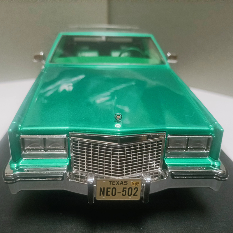 AMC 1:18 Cadillac Eldorado Biarritz 1980 Diecast Model