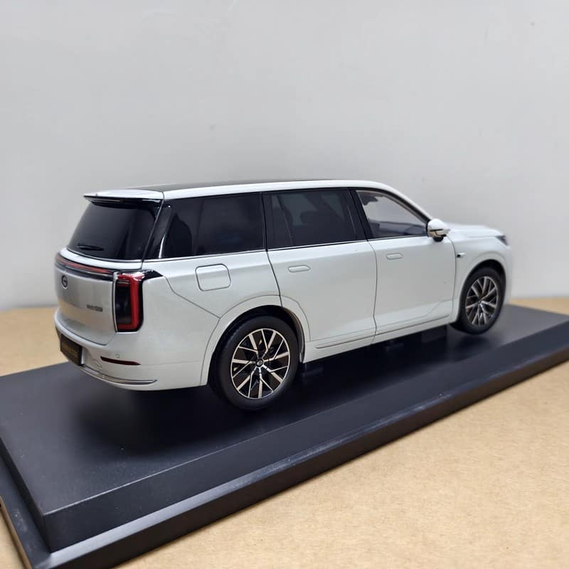 OEM GAC Trumpchi S9 1:18 Diecast Model Car