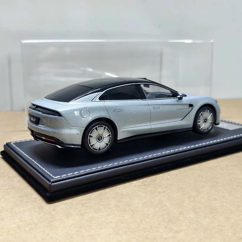 1:32 BYD U7 Alloy Model Car with Display Case