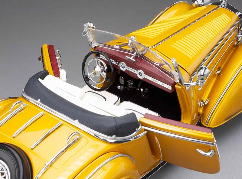 SunStar 1:18 1939 Horch 855 Roadster Diecast Model