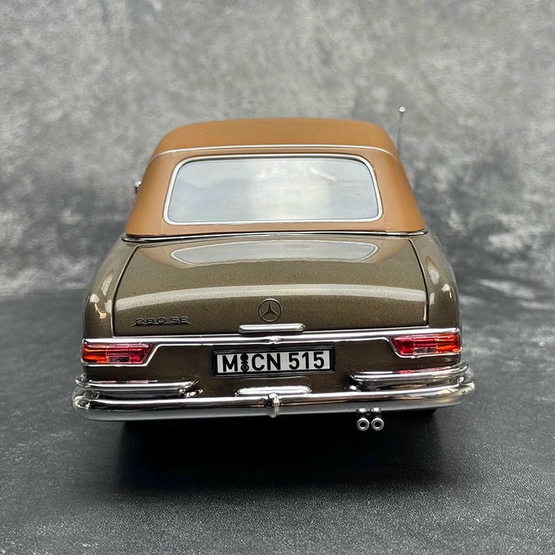 Norev Mercedes-Benz 280SE Cabriolet W111 1:18 Diecast Model Car