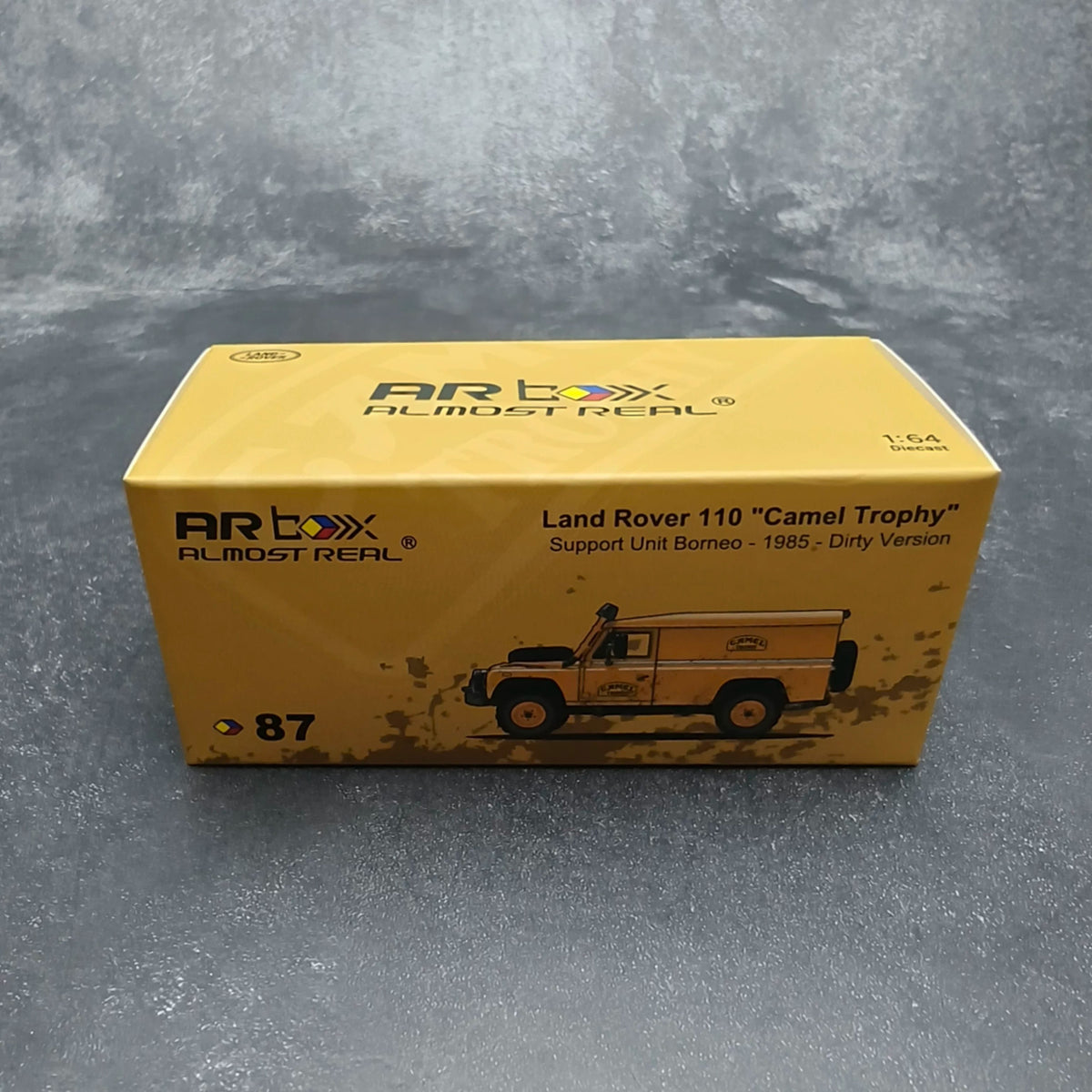 AR BOX 1:64 Land Rover Defender 110 Camel Trophy 1985 Borneo Support Vehicle Dirty Edition Diecast Model Car