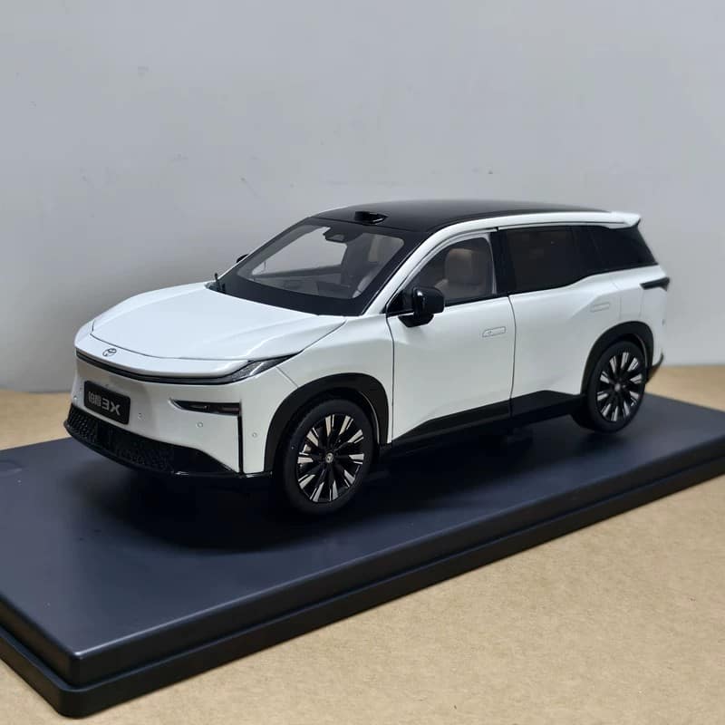 Official 1:18 GAC Toyota bZ3X Diecast Model Car – Alloy New Energy SUV Collector