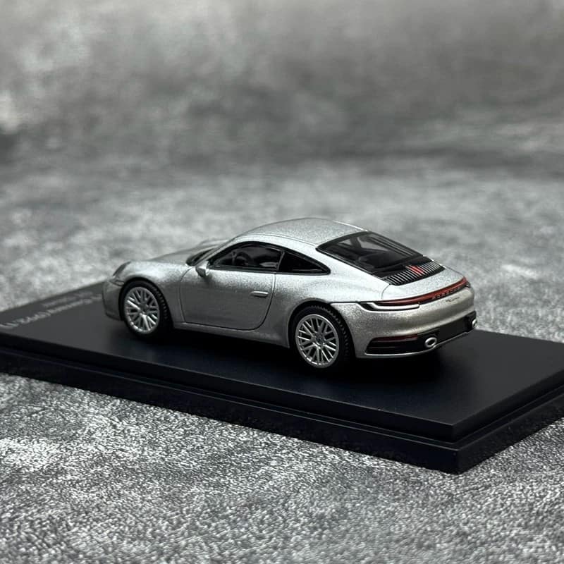 AR Box 1:64 Porsche 911 Carrera (992.1) Diecast Model