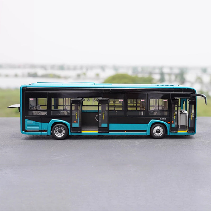 1:38 King Long XMQ6105G Alloy Bus Model with Lights