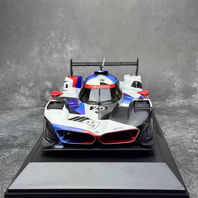 MINICHAMPS 1:18 BMW M HYBRID V8 LMDh Race Car Model
