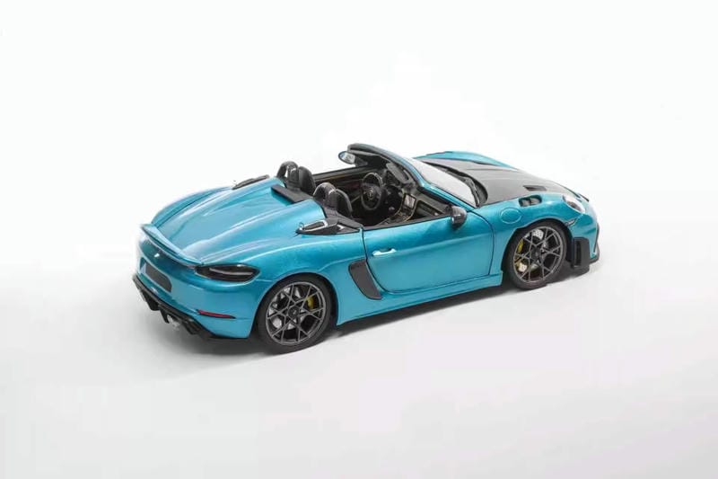 Minichamps Porsche 718 Spyder 1:18 Diecast Convertible Model
