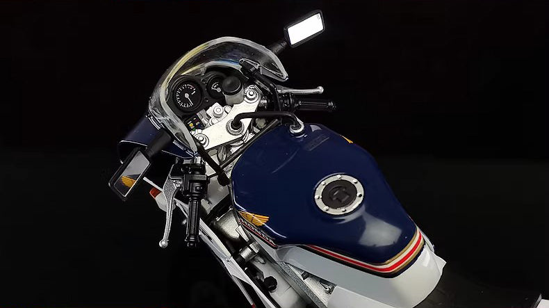AOSHIMA 1:12 Honda NSR 250R SP R4 Rothmans MC18 Motorcycle Model