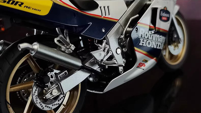 AOSHIMA 1:12 Honda NSR 250R SP R4 Rothmans MC18 Motorcycle Model