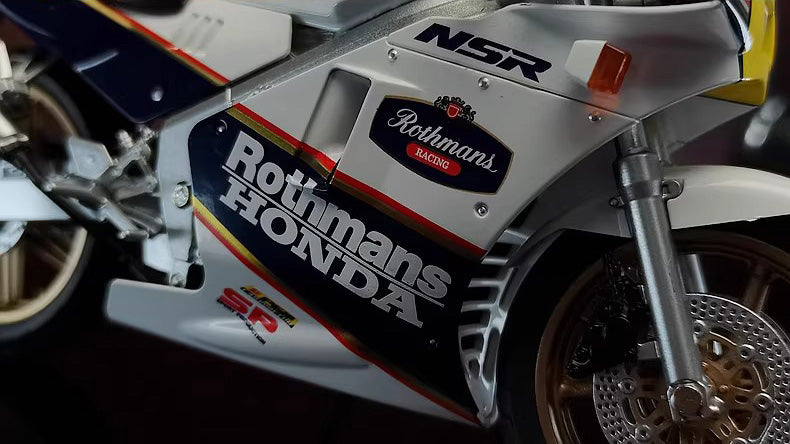 AOSHIMA 1:12 Honda NSR 250R SP R4 Rothmans MC18 Motorcycle Model