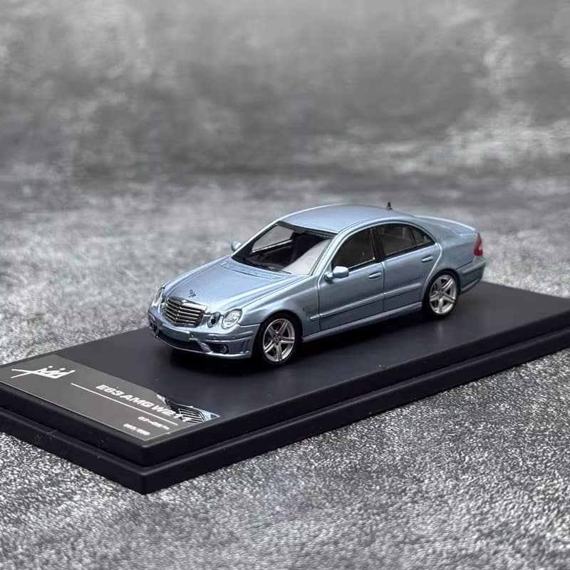 KING Model 1:64 Mercedes-Benz E63 AMG W211 “Four-Eye” Alloy Diecast Model