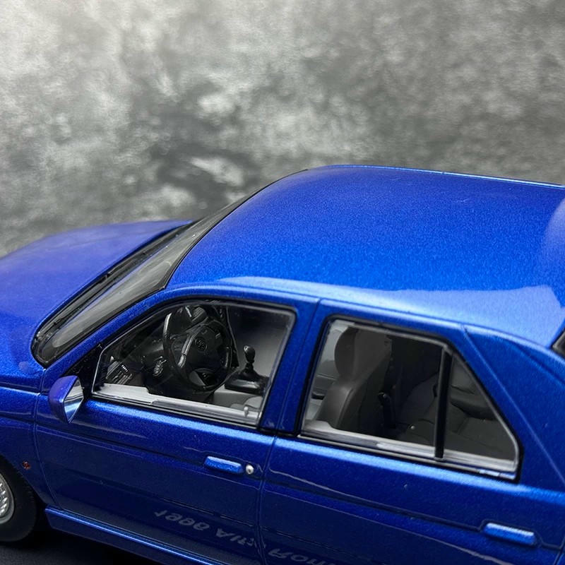 Alfa Romeo 155 Carabinieri 1996 1:18 KK Diecast Model Car