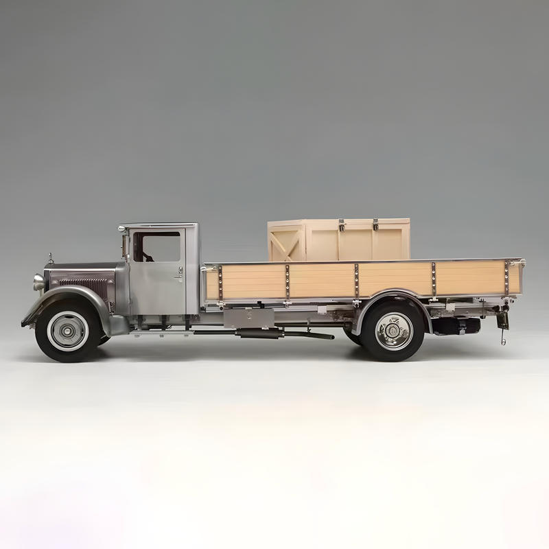 CMC 1:18 Mercedes-Benz LO 2750 Racing Car Transporter— Silver M-171