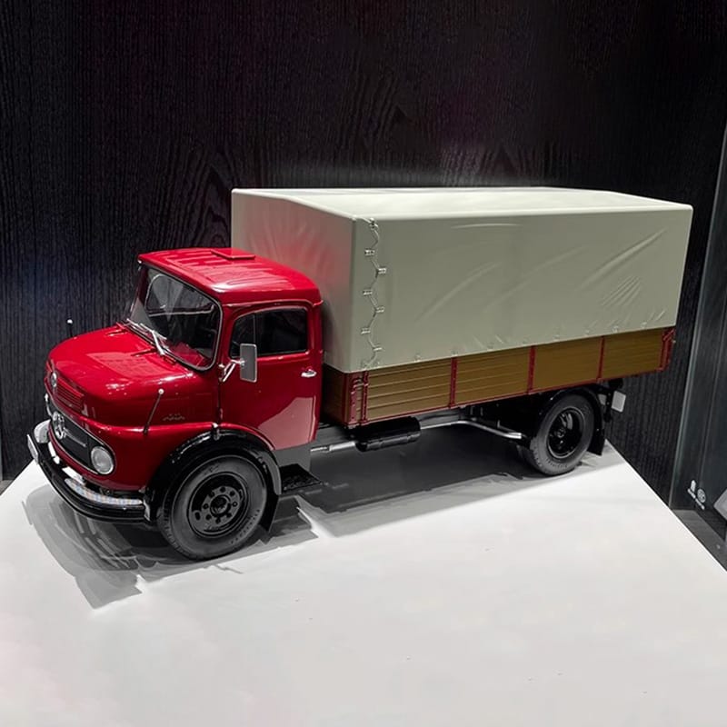 Schuco 1:18 Mercedes-Benz L911 Truck 1952 Alloy Model Car