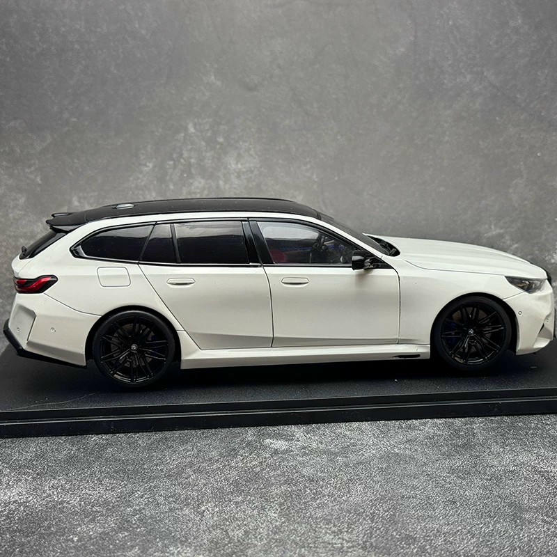 SOLIDO 1:18 BMW M5 Touring Diecast Model Car