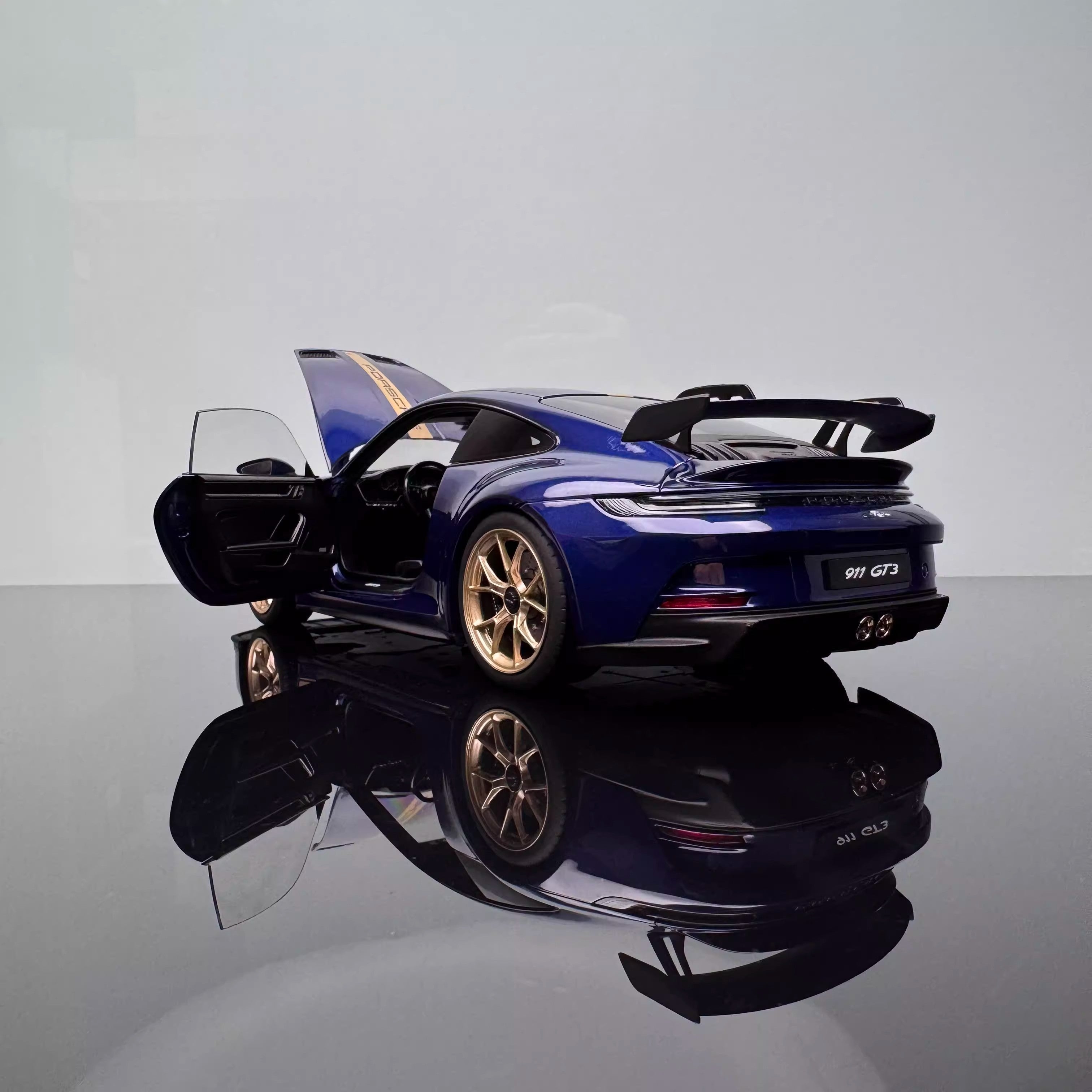 Norev Porsche 911 (992) GT3 2021 1:18 Diecast Model Car – YX car model