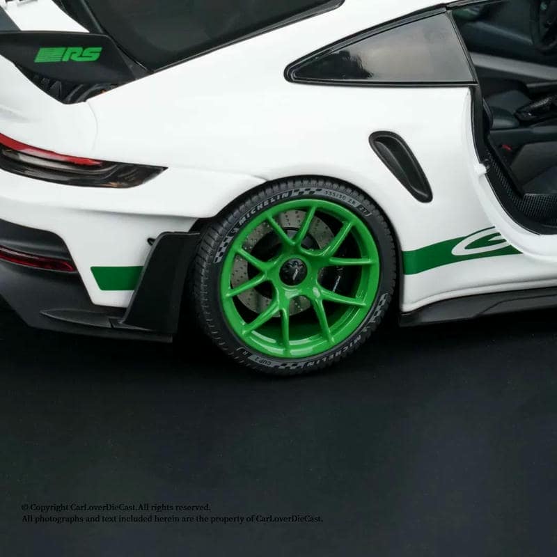 MINICHAMPS 1:18 Porsche 911 GT3 RS Diecast Model Car – Full Opening Limited Edition Collector