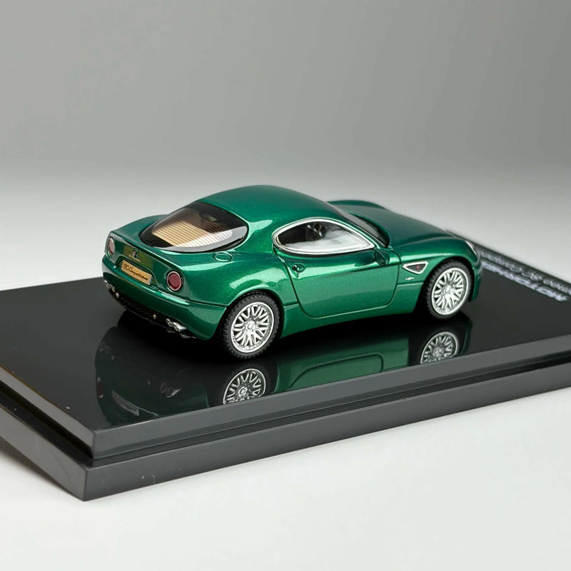 MotorHelix 1:64 Alfa Romeo 8C Competizione (2008) Diecast Model