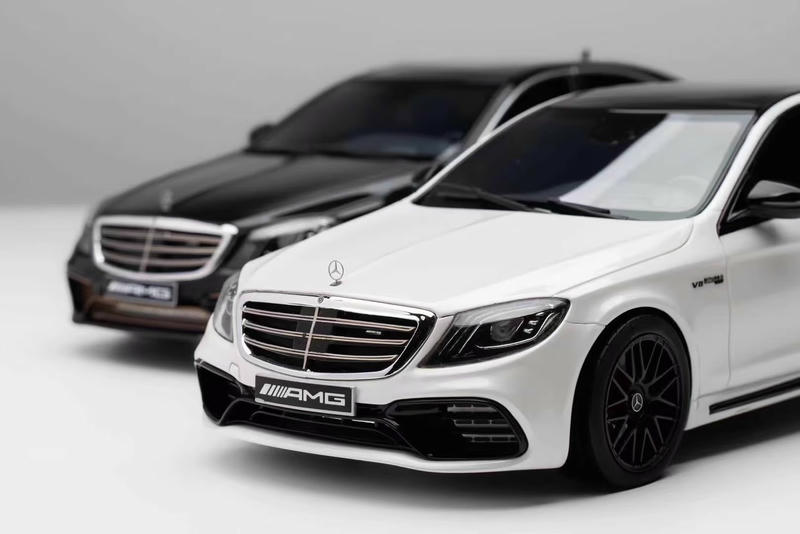 Vehicle Art 1:18 Mercedes-AMG S65 W222 Final Edition Resin Model