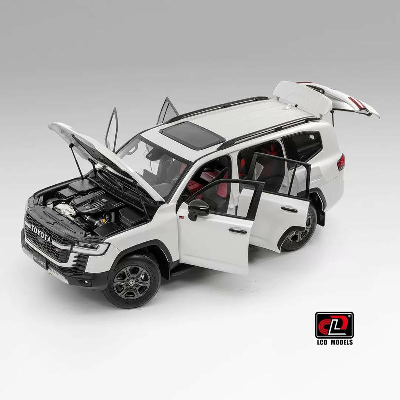 LCD 1:18 Toyota Land Cruiser 300 GR Sport Diecast Model