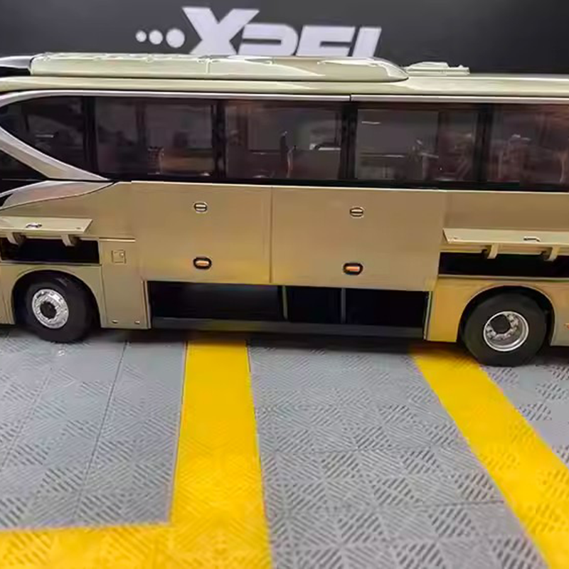 Original Factory 1:42 Xiamen King Long XML6129 Coach Bus Diecast Model