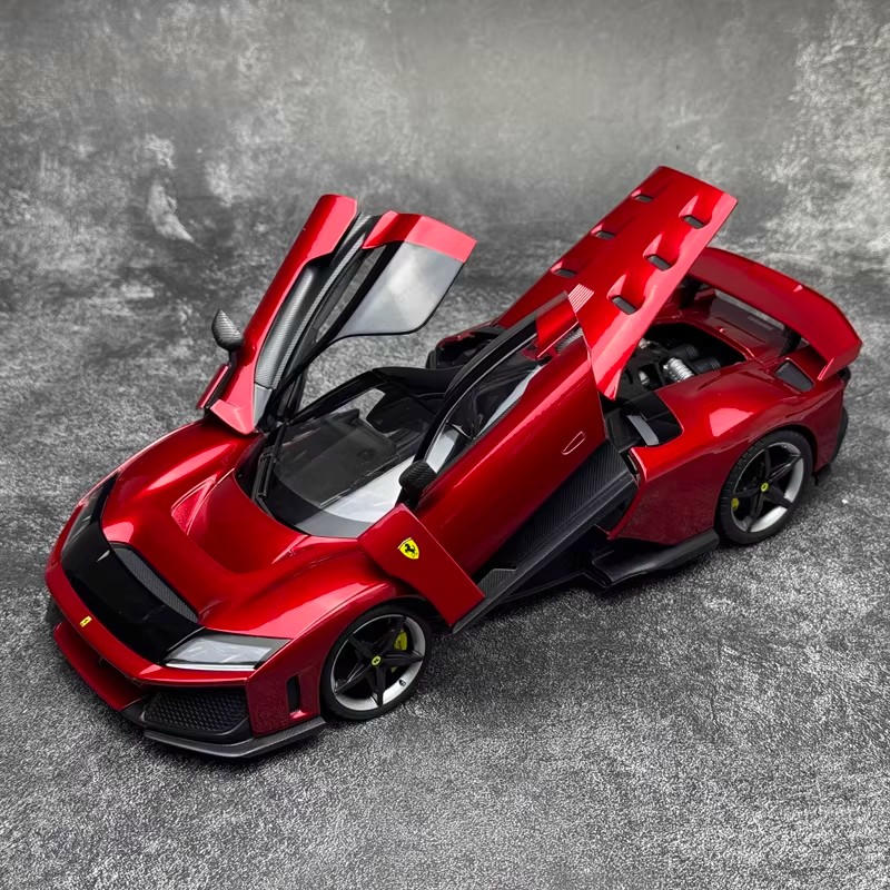 Bburago 1:18 Ferrari F80 Diecast Opening Model