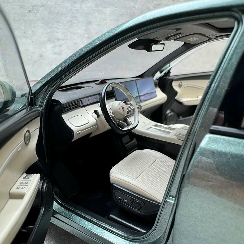 FAW 1:18 Hongqi HS6 PHEV Diecast Model Car
