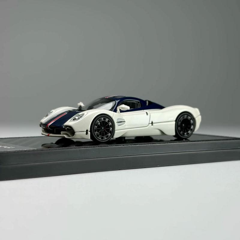 LCD 1:64 Pagani Utopia Diecast Model