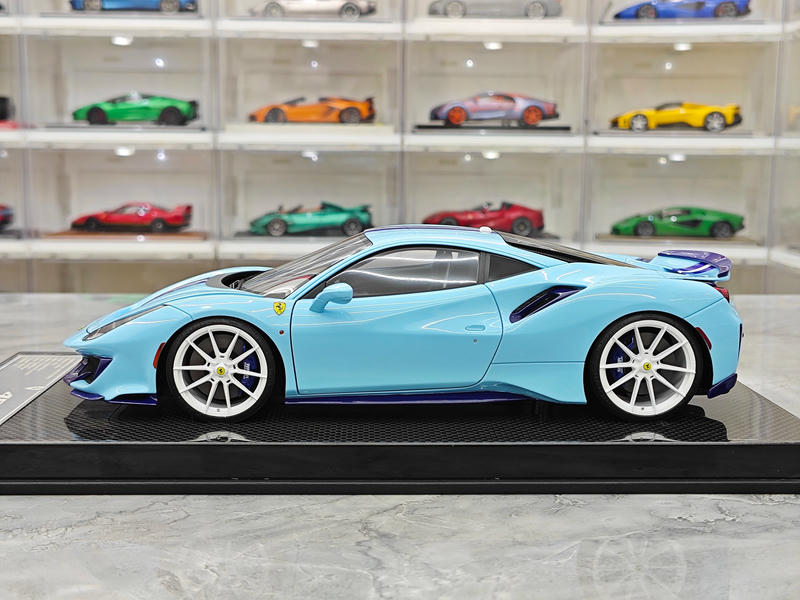 Dino Model 1:18 Ferrari 488 Pista Resin (Fully Open) Model