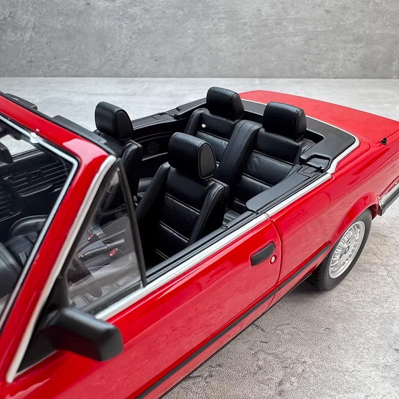 OTTO 1:18 BMW 325i Resin Model