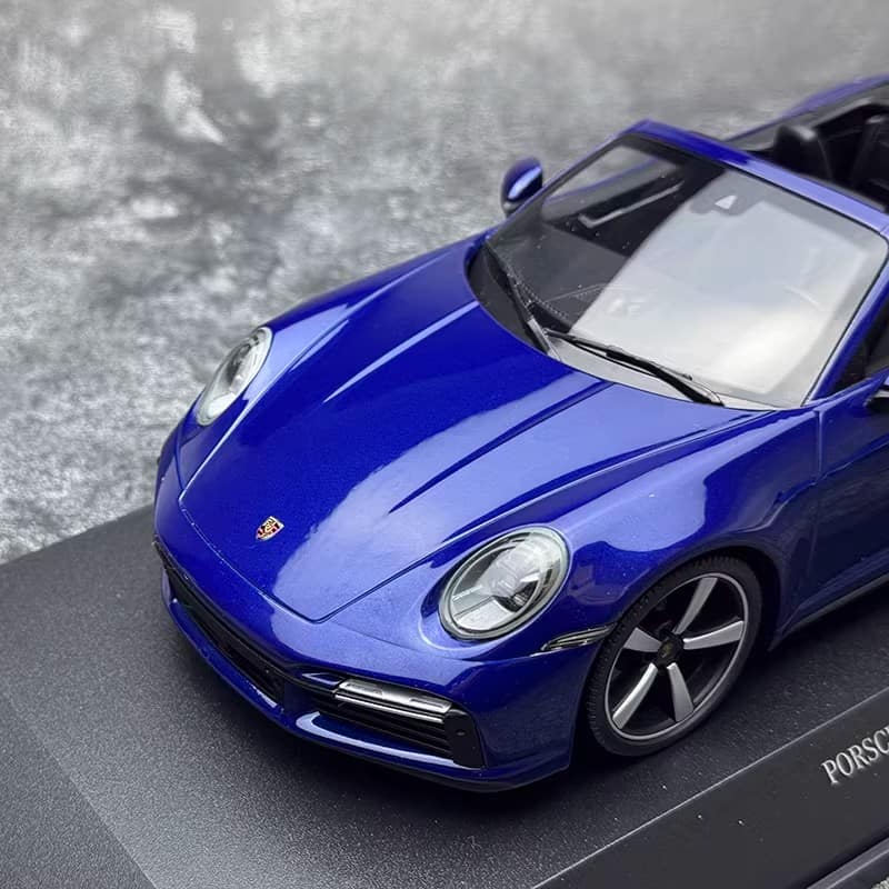 Minichamps 1:18 Porsche 911 (992) Turbo S Cabriolet 2020 Alloy Diecast Model Car