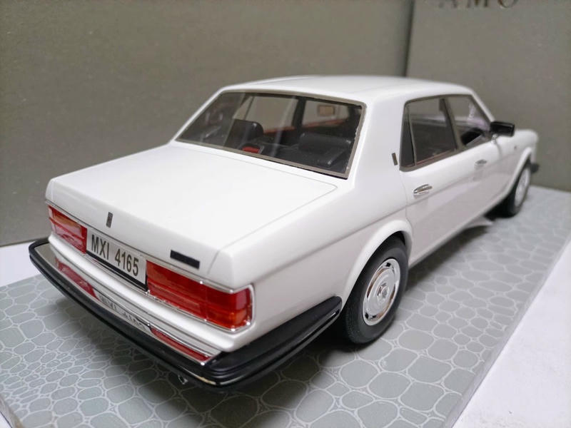 AMC 1:18 Rolls-Royce Silver Spirit Resin Model
