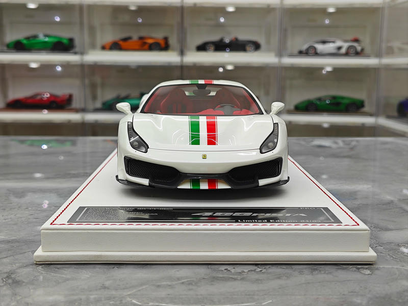 Dino Model 1:18 Ferrari 488 Pista Resin (Fully Open) Model