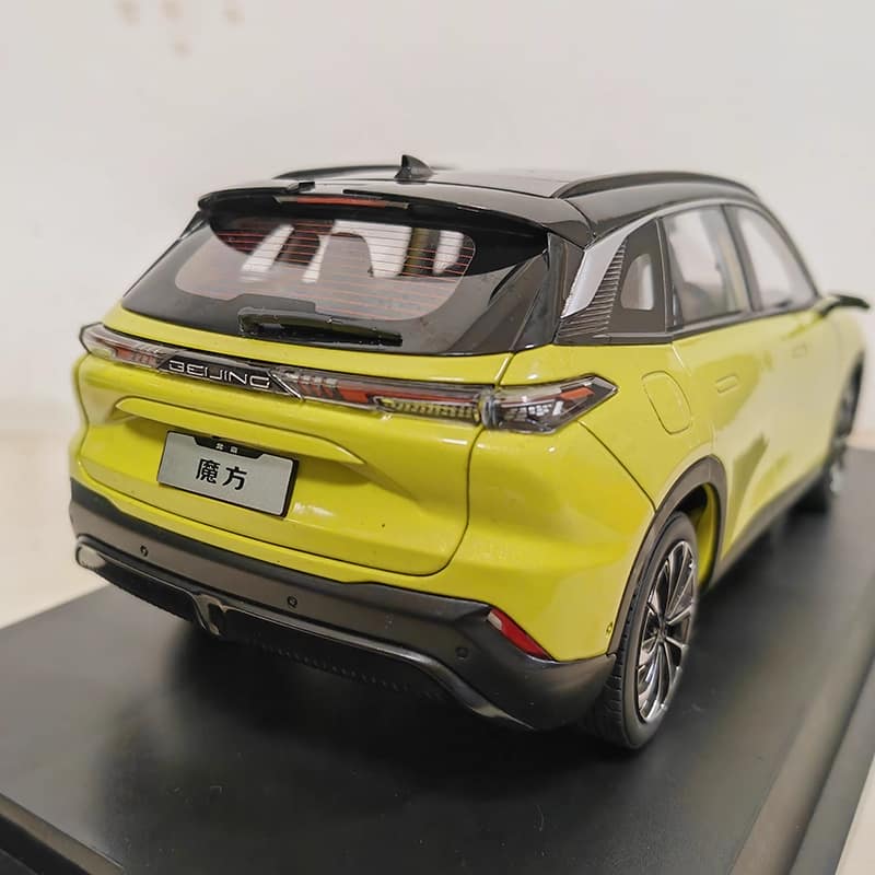 Original Factory 1:18 Beijing Magic Cube Alloy Diecast Model Car