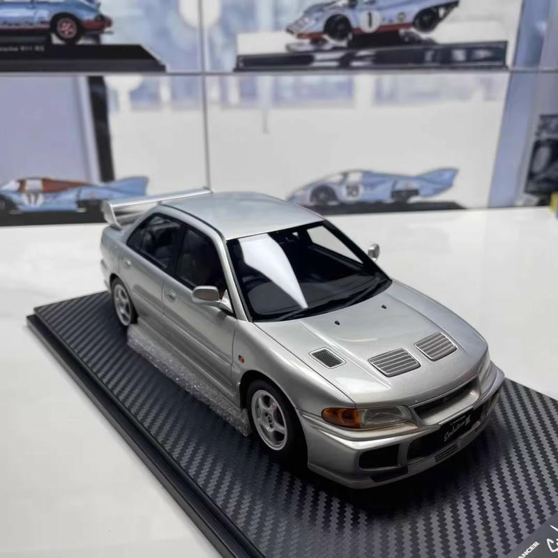 One Model 1:18 Mitsubishi Lancer Evolution III Resin Model