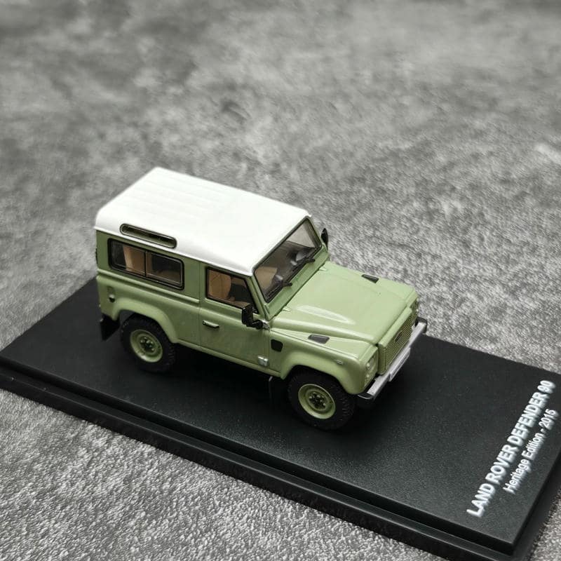AR Box 1:64 Land Rover Defender 90 Heritage Edition 2015 Green Diecast Model