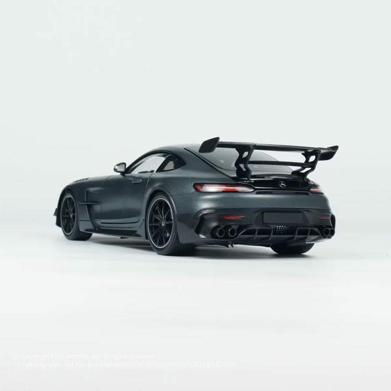 Minichamps 1:18 Mercedes-AMG GT Black Series Diecast Model – YX