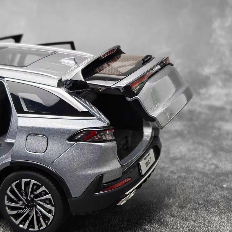 Original Beijing X7 1:18 Diecast Model