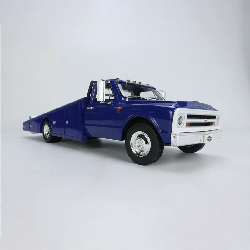 ACME 1:18 1967 Chevrolet C-30 Ramp Truck Diecast Model