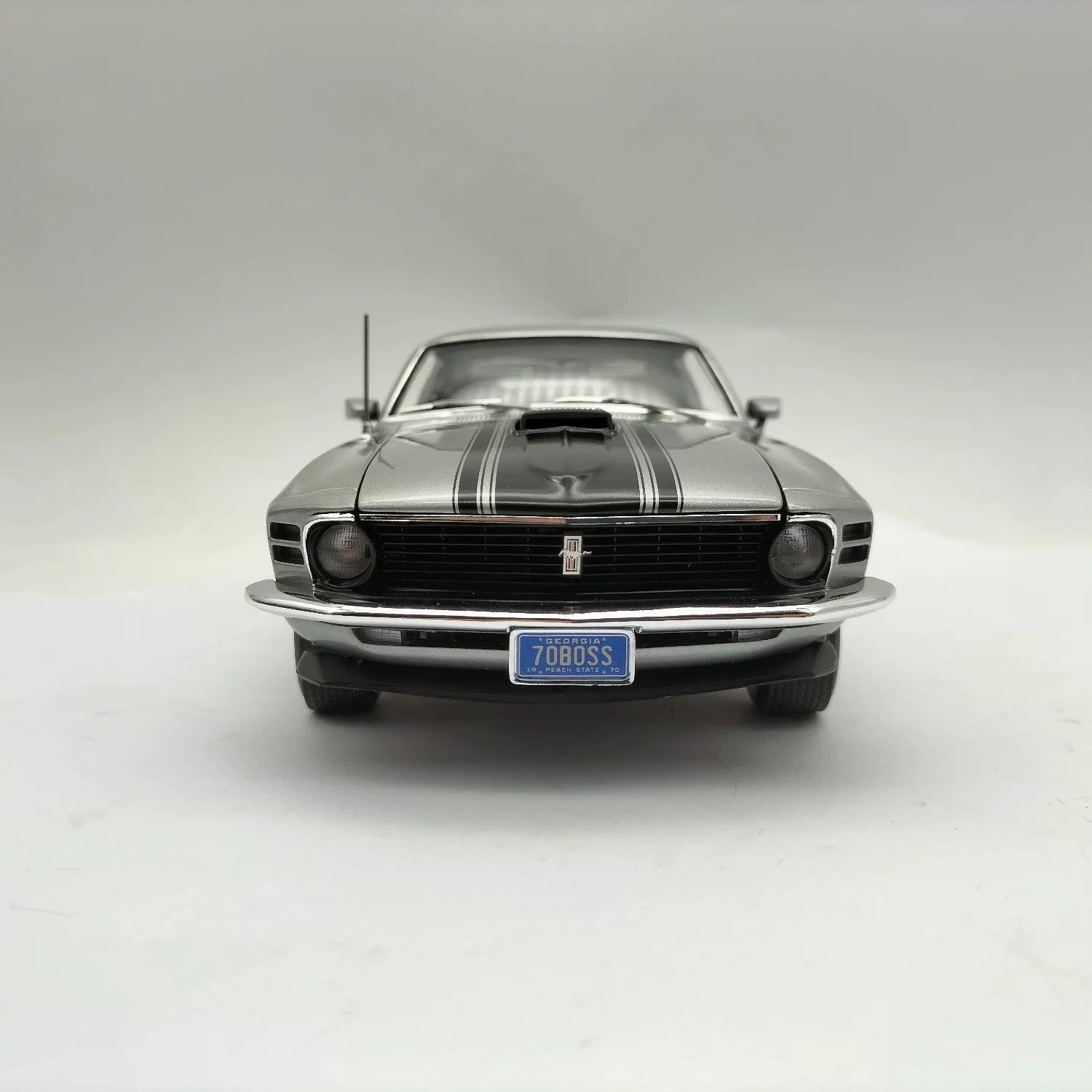ACME 1:18 1970 Ford Mustang Boss 302 Diecast Model