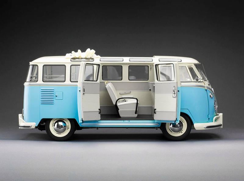 SunStar Volkswagen T1 Samba 1962 1:12 Diecast Model Bus