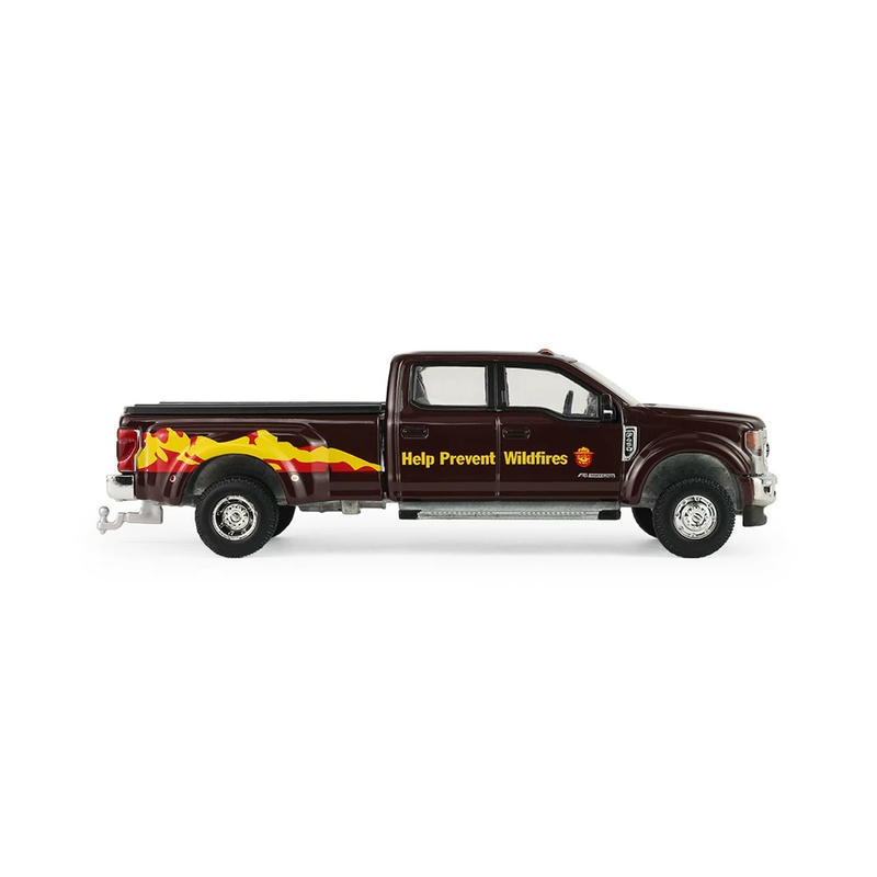 GreenLight 1:64 Smokey Bear 5 Ford F-450 (2022) Diecast Model — Brown