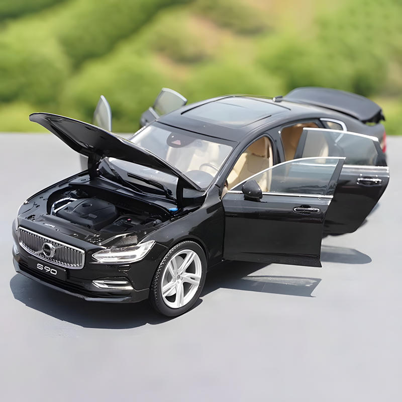 OEM 1:18 S90 Luxury Sedan Diecast Model