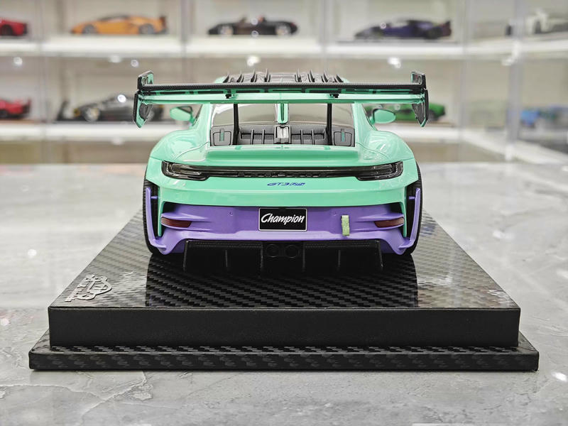 VIP Model 1:18 Porsche 911 GT3 RS Manthey Racing Resin Model